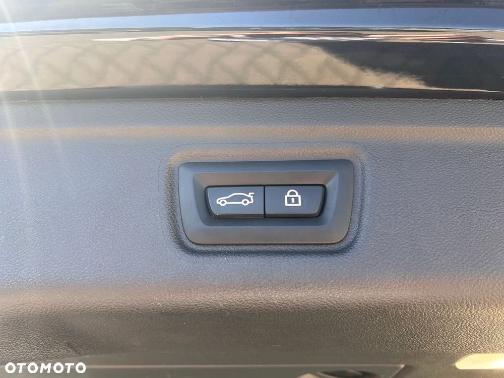 BMW Seria 3 320d xDrive MHEV M Sport sport - 11