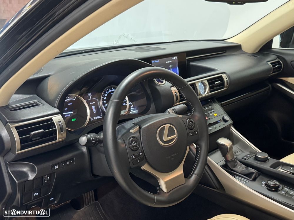 Lexus IS 300H Pack Executive+ - 12