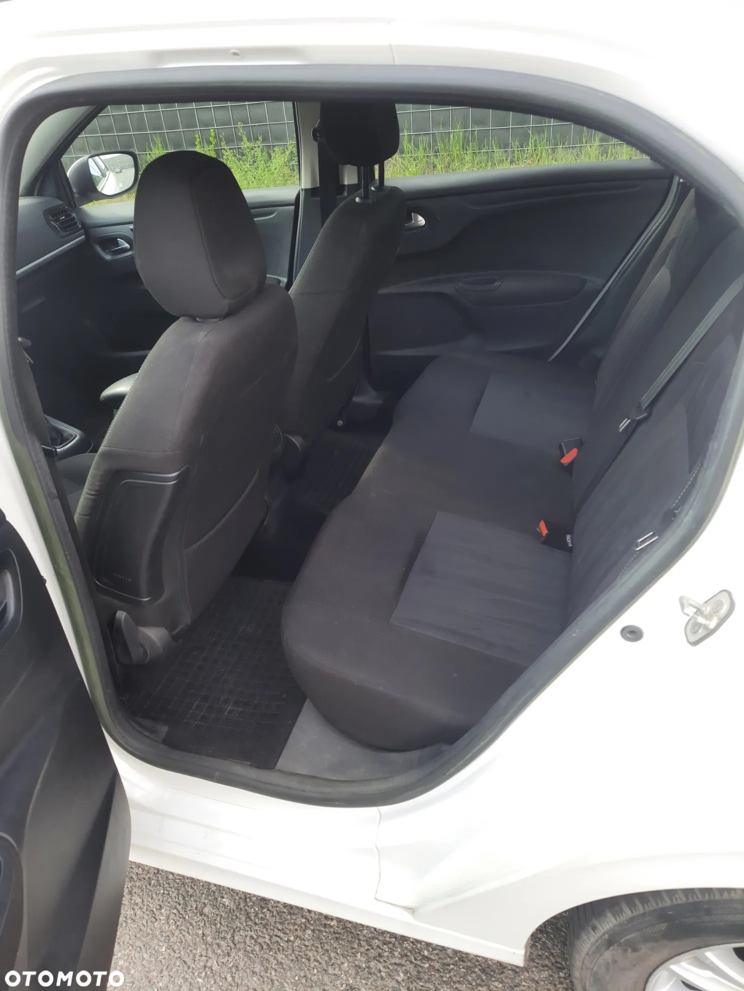 Peugeot 301 1.6 VTi Allure EU6 - 15