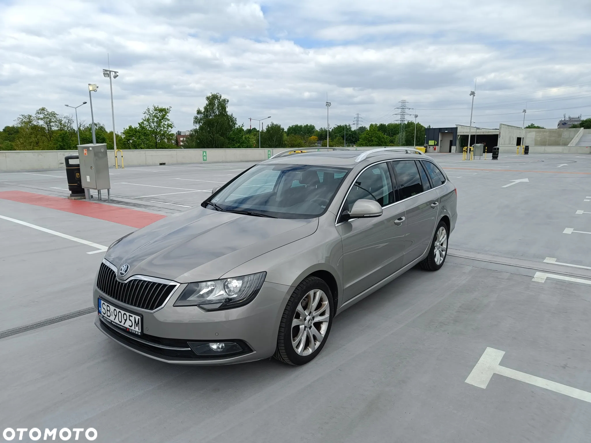 Skoda Superb 2.0 TDI Ambition DSG - 11