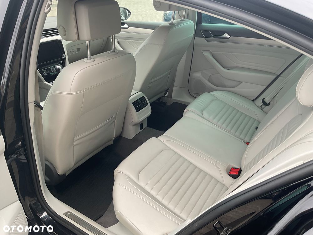 Volkswagen Passat 2.0 TSI Elegance DSG - 13