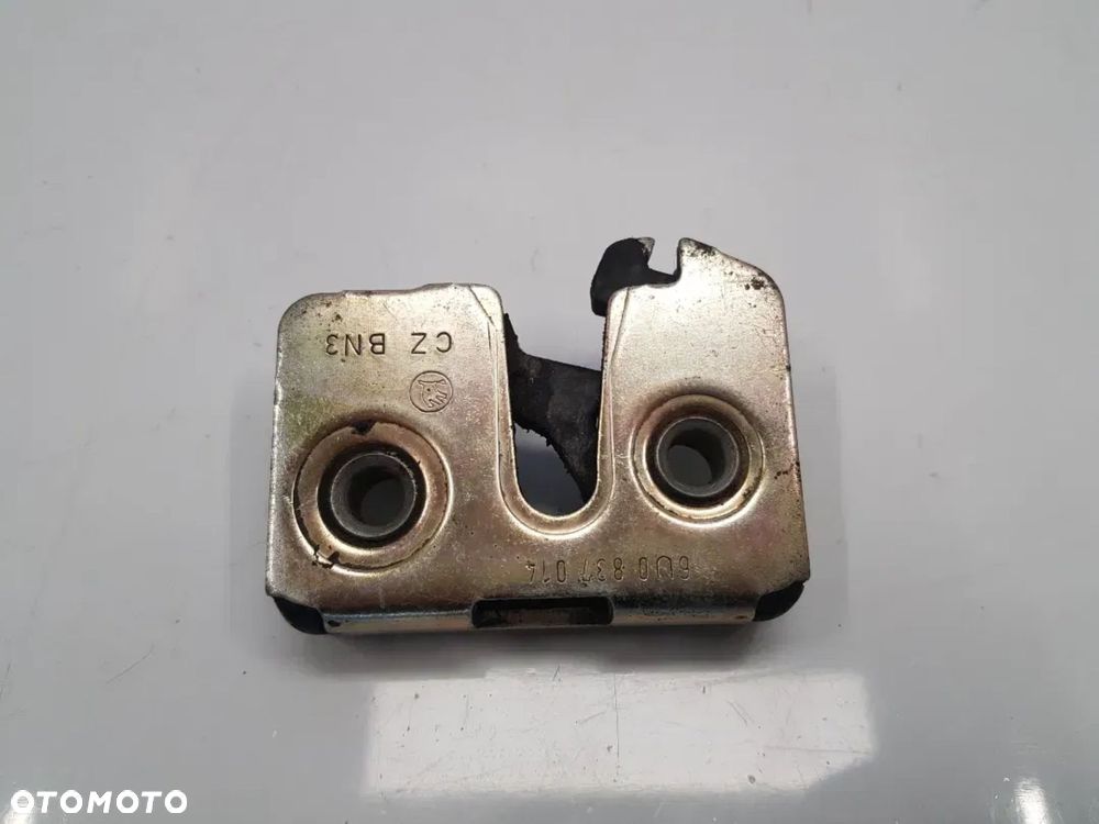 Zamek drzwi prawy przód Skoda felicia 6u0837014