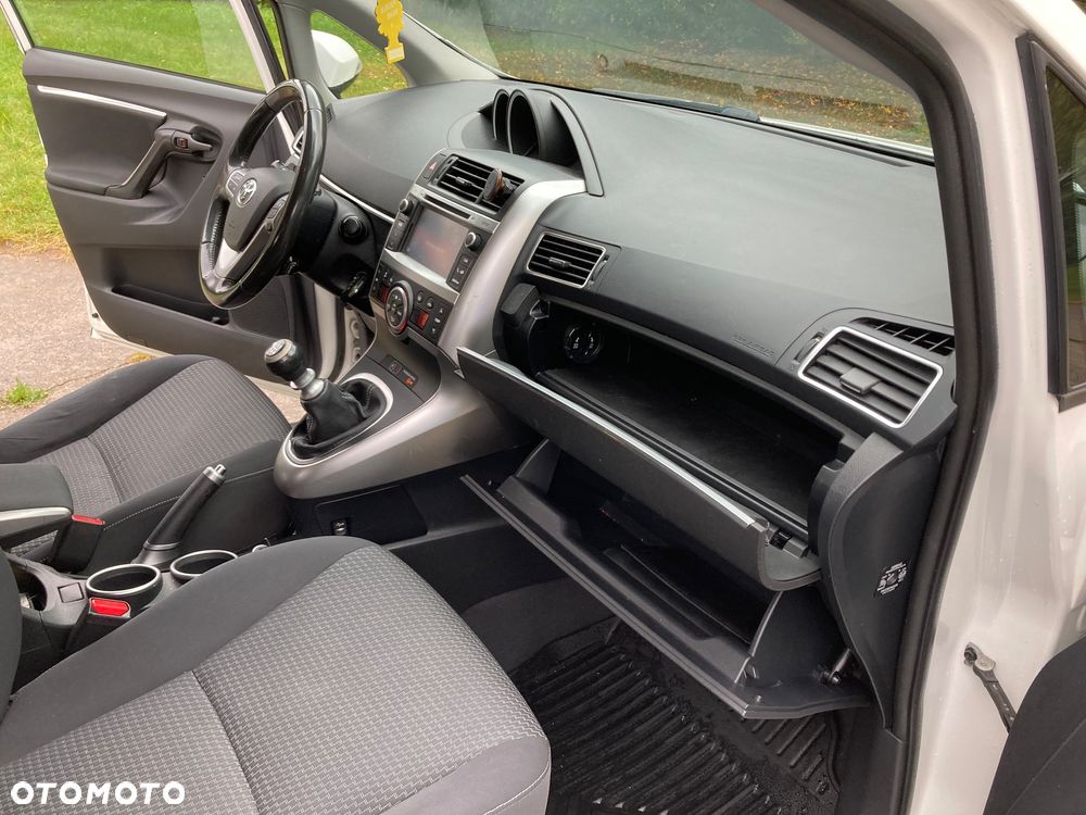 Toyota Verso 1.6 D-4D Prestige 7os - 17