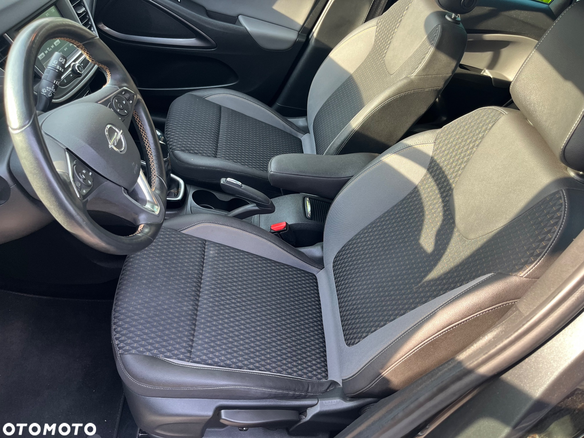 Opel Crossland X - 22