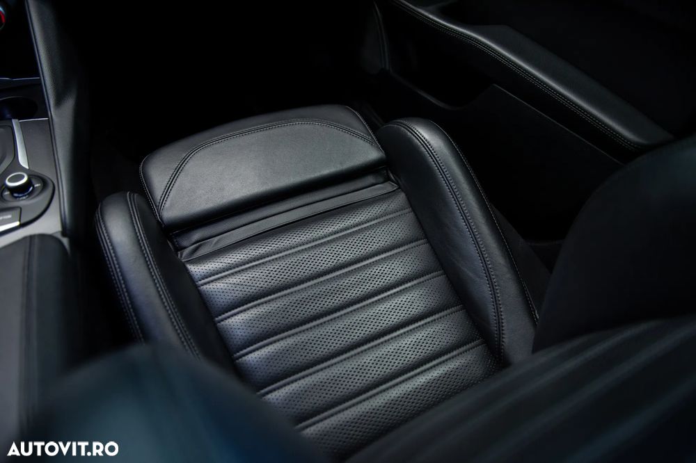 Alfa Romeo Giulia 2.0 Turbo AWD AT8 Veloce - 32