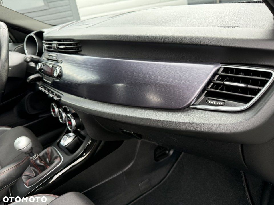 Alfa Romeo Giulietta 1.4 TB MultiAir Distinctive - 32