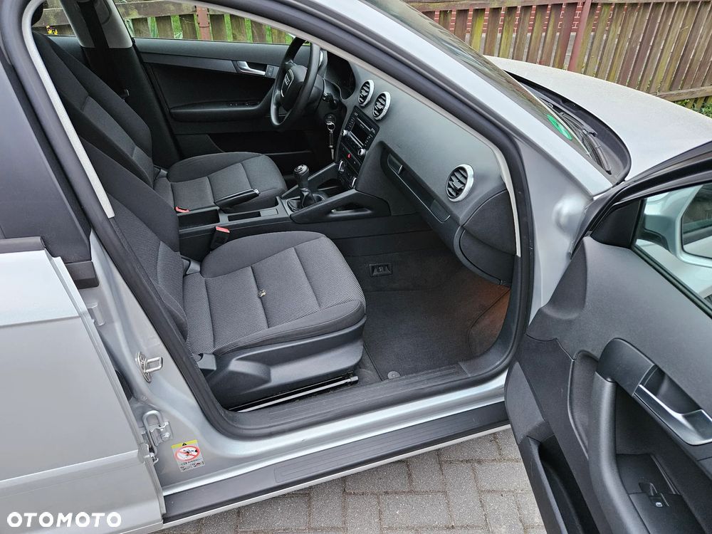 Audi A3 Sportback 1.4 TFSI Ambiente - 5