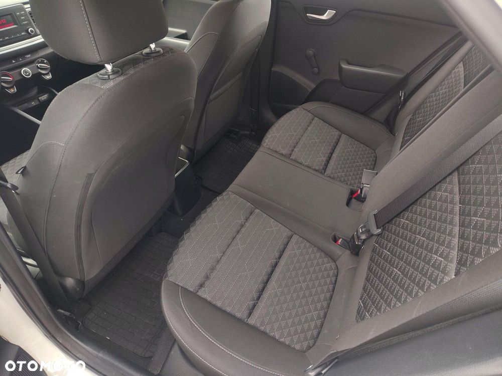 Kia Rio - 24