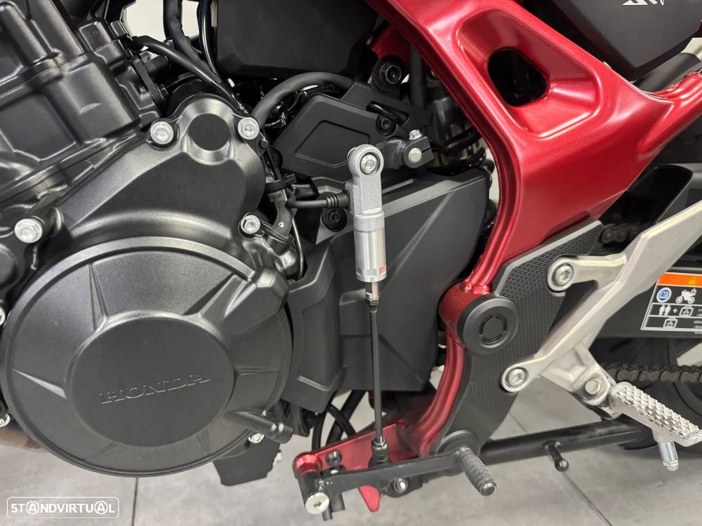 Honda CB 750 Hornet - 8