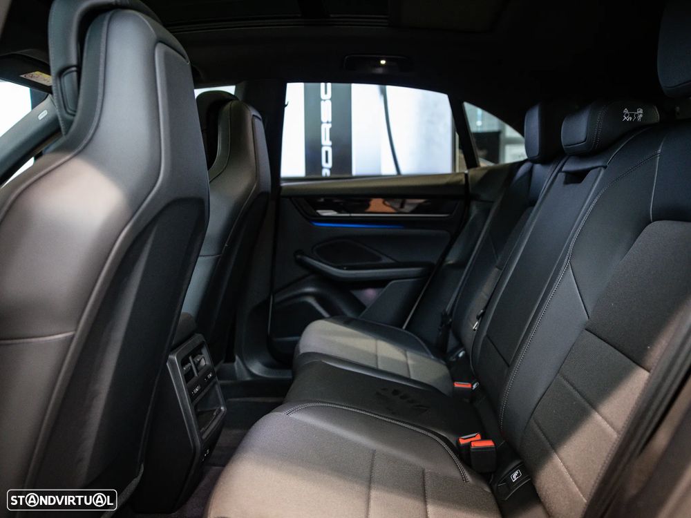 Porsche Macan Electric - 24