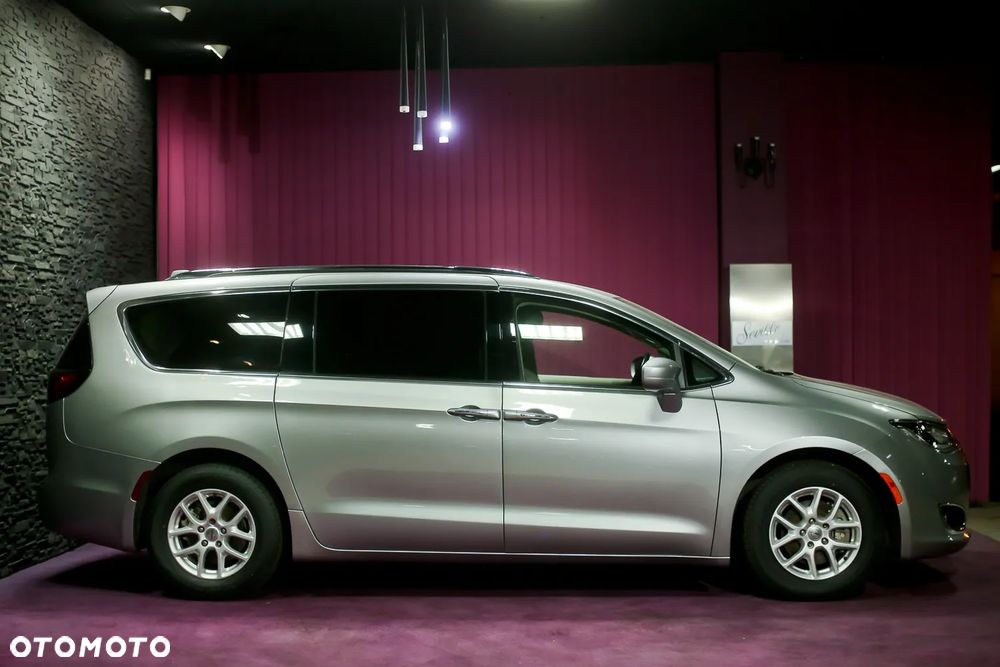 Chrysler Pacifica - 9