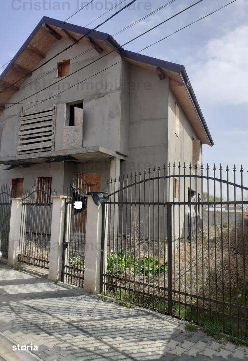 VILA P+1+M LA GRI 168mp utili Cazasu Caramida Teren 375 mp - Imagine principală: 2/3