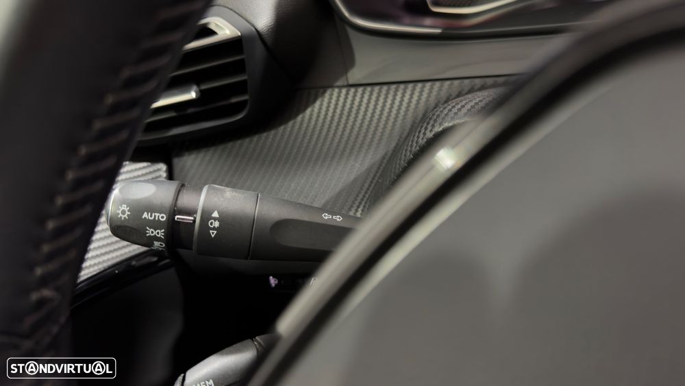 Peugeot 208 PureTech 100 Allure - 22