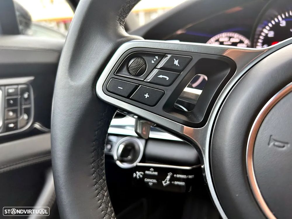 Porsche Panamera 4 E-Hybrid - 13