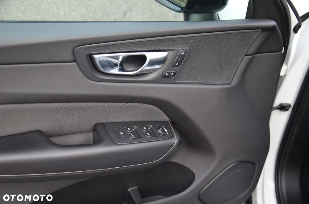 Volvo XC 60 D4 R-Design - 20