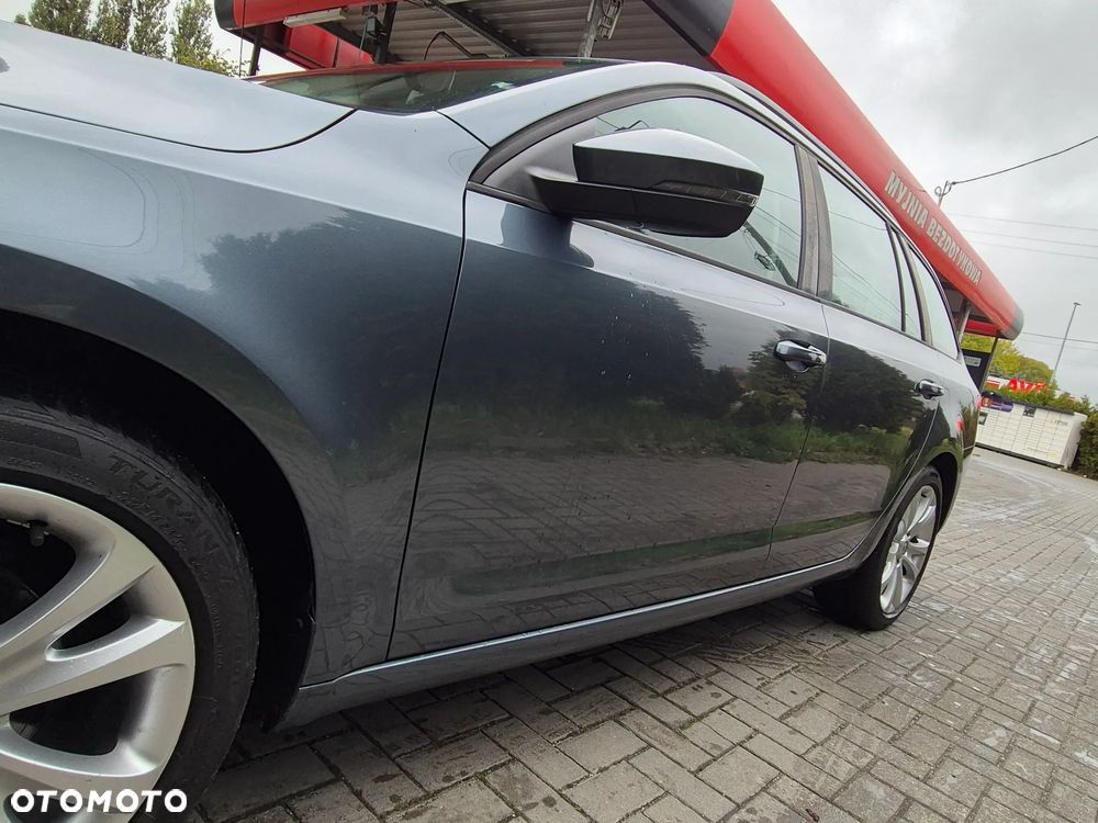 Skoda Octavia 1.6 TDI Edition DSG - 20