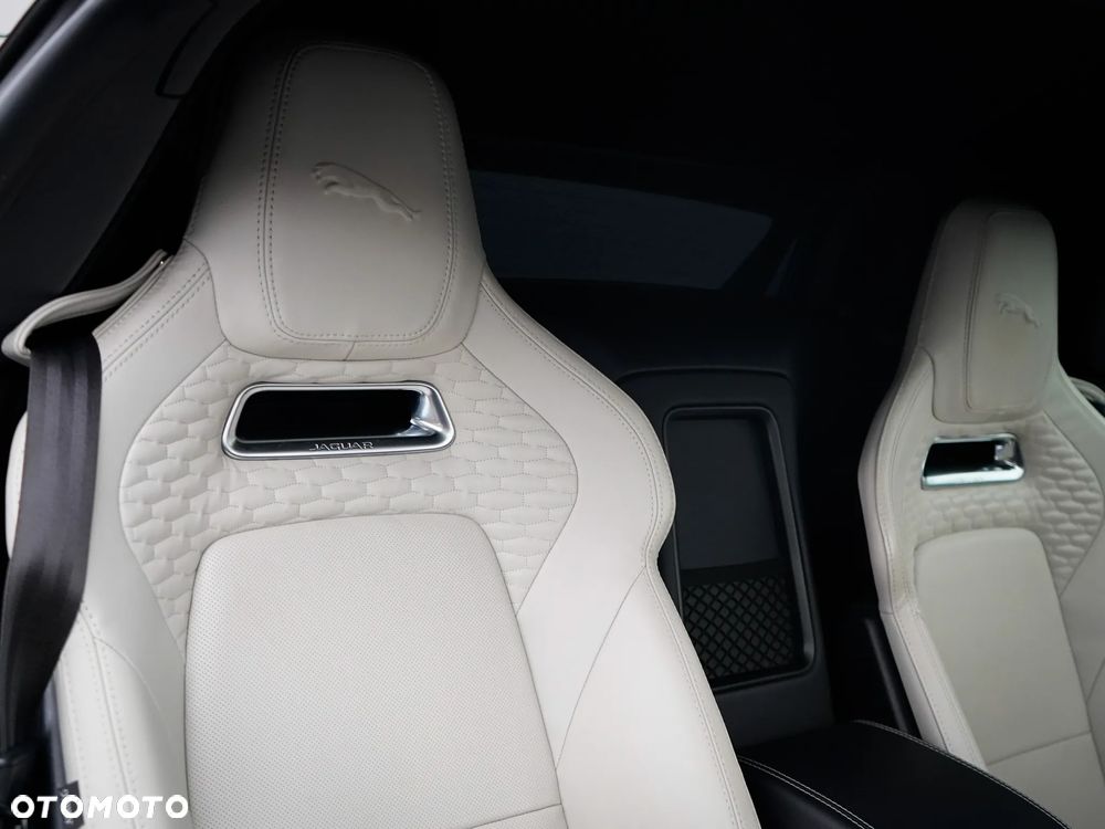 Jaguar F-Type P300 R-Dynamic - 29