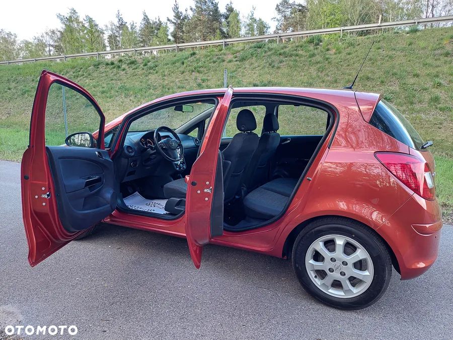 Opel Corsa 1.2 16V Edition / Active - 9