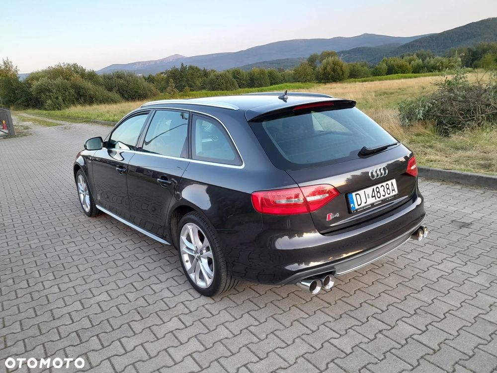 Audi A4 ver-1-8-tfsi-s-line-sportpaket - 2