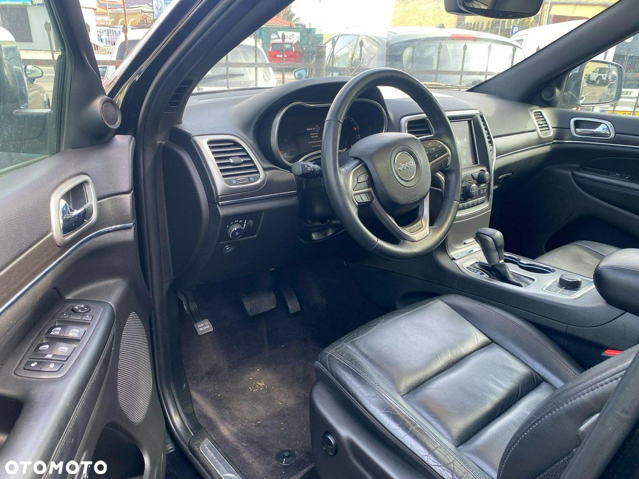 Jeep Grand Cherokee - 21