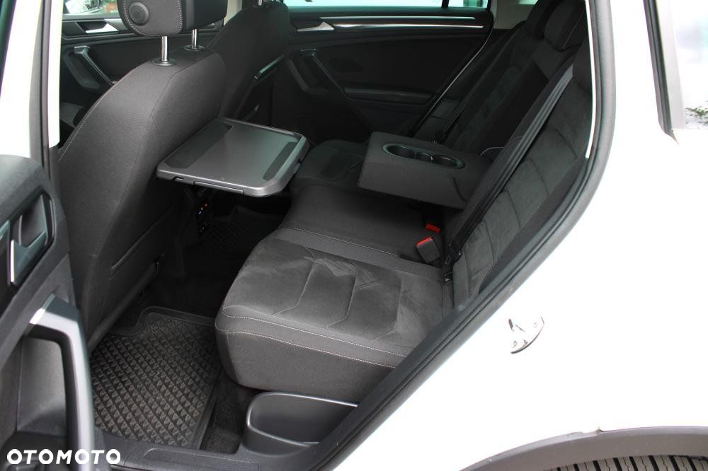 Volkswagen Tiguan - 11