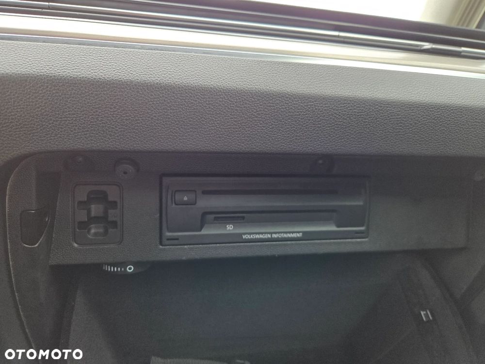 Volkswagen Passat 2.0 TDI SCR 4Mot DSG Comfortline - 28