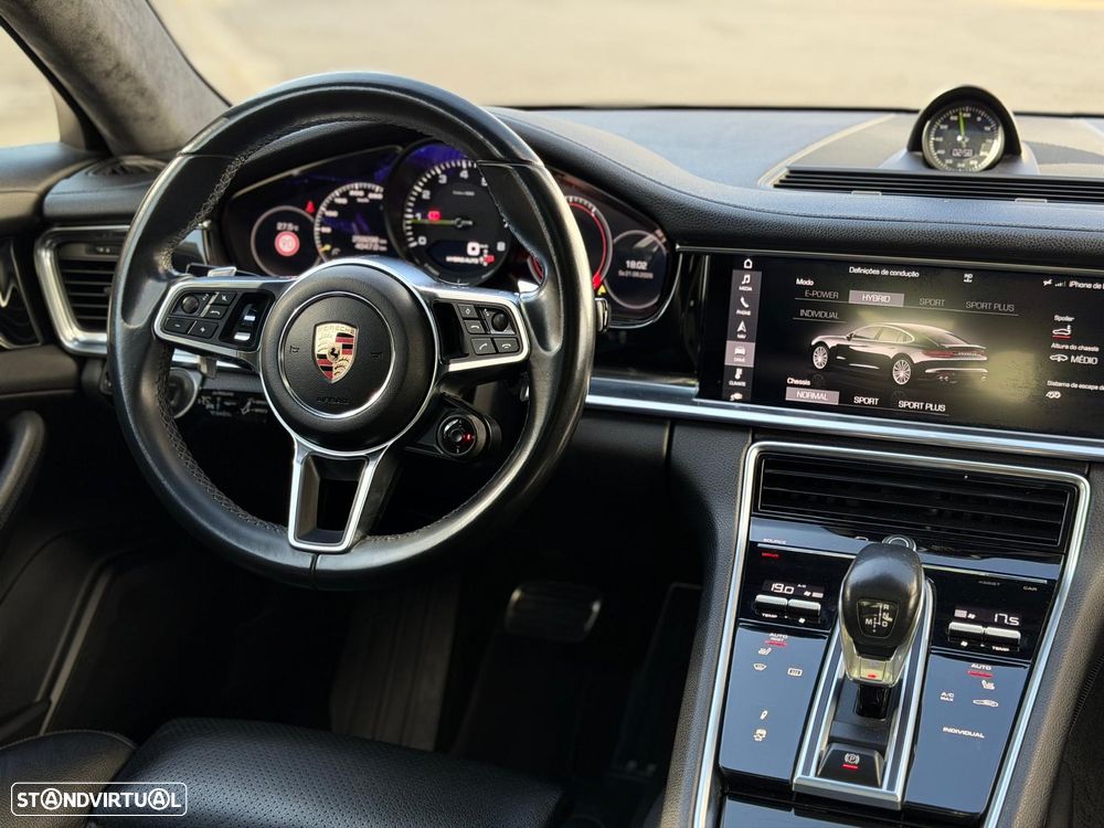 Porsche Panamera 4 E-Hybrid - 33