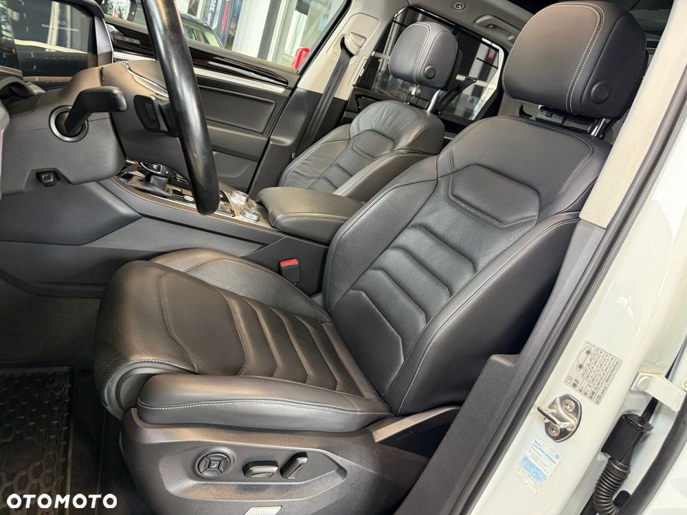 Volkswagen Touareg - 28