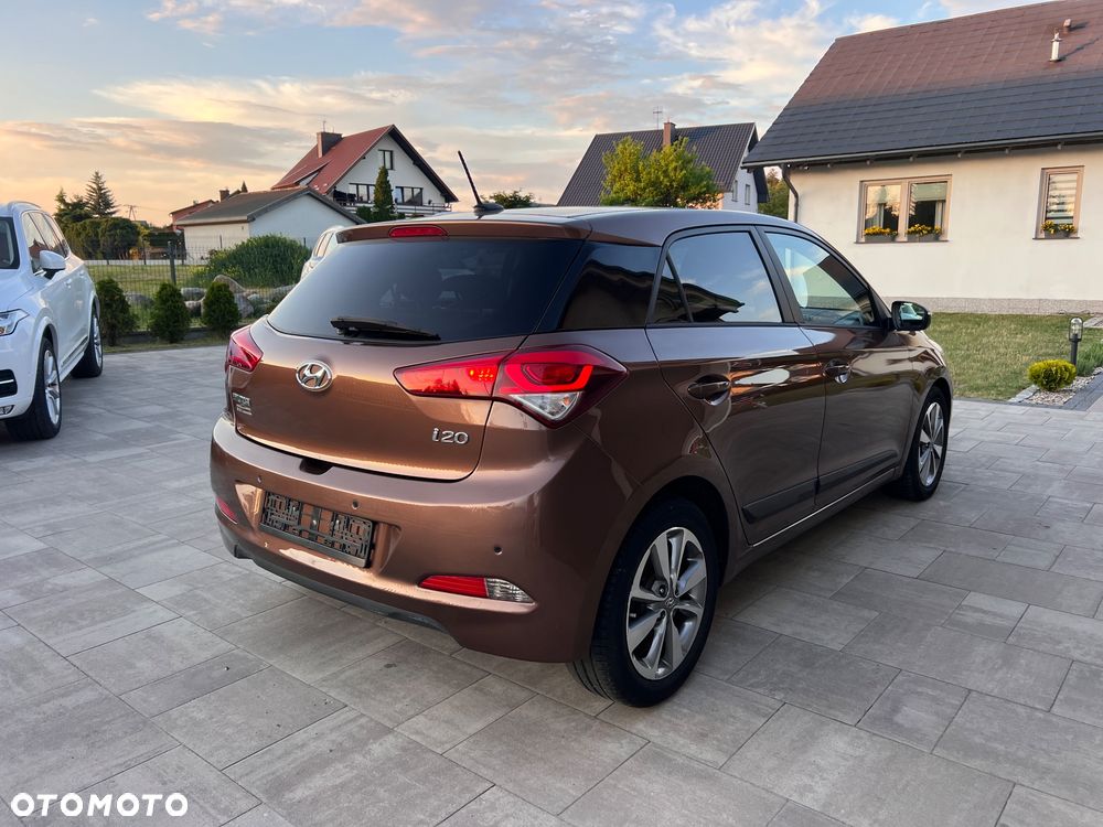 Hyundai i20 1.1 CRDi YES Gold - 32