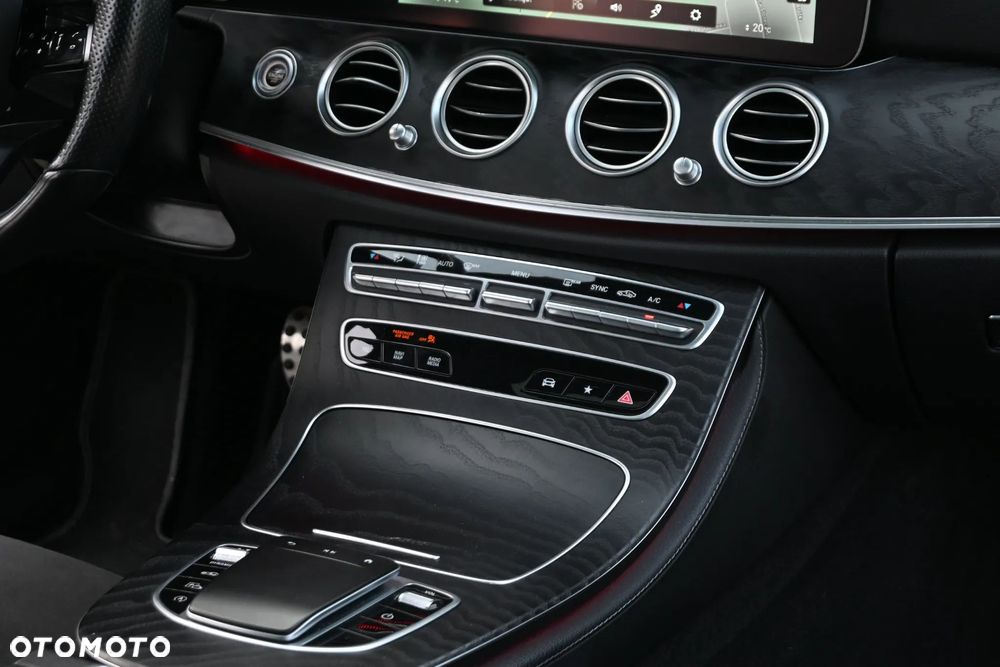 Mercedes-Benz Klasa E 220 d 9G-TRONIC AMG Line - 32