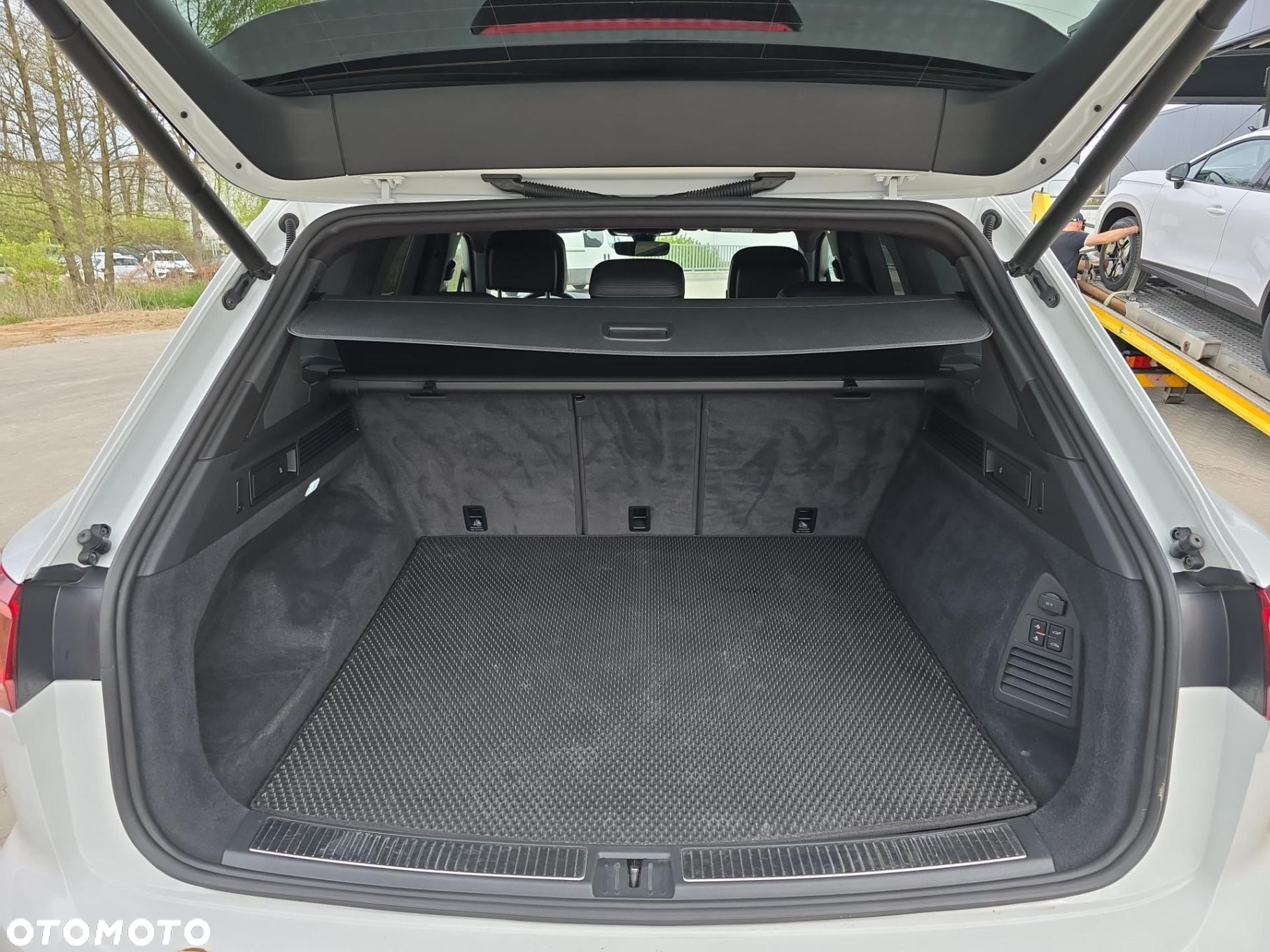 Volkswagen Touareg 3.0 V6 TDI SCR 4Mot R-Line - 9