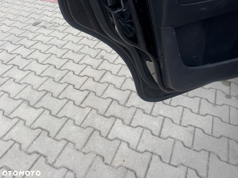 Ford S-Max 2.5 Titanium - 36