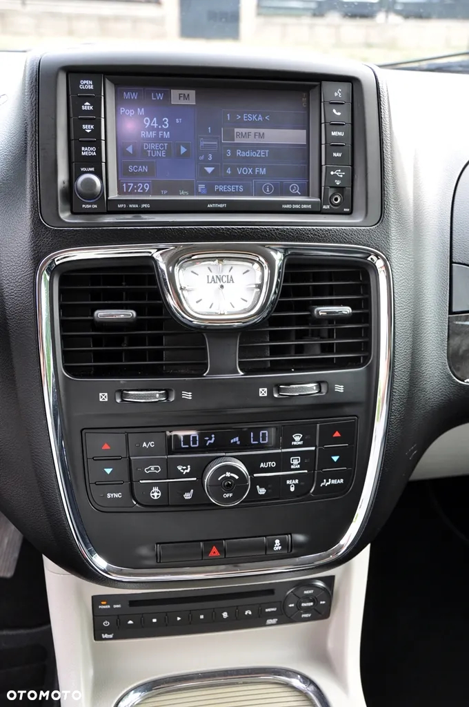 Lancia Voyager 3.6 V6 VVT 24v Platinum - 17