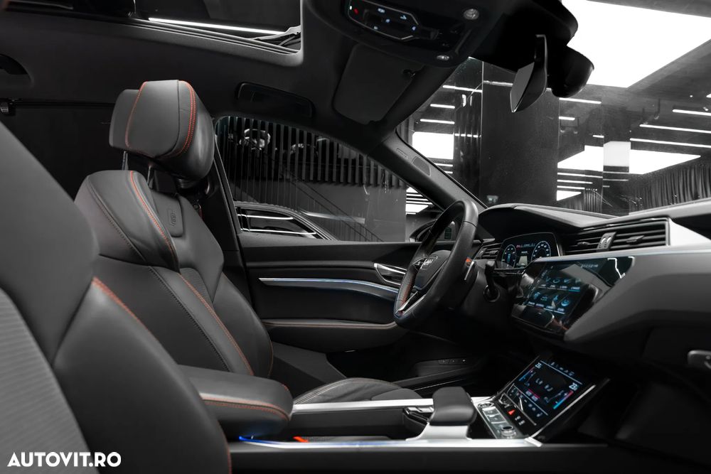 Audi Q8 55 quattro S Line - 32