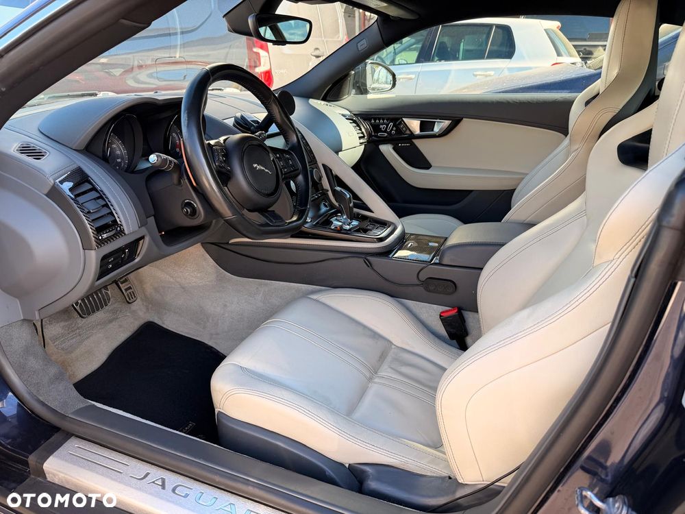 Jaguar F-Type - 4