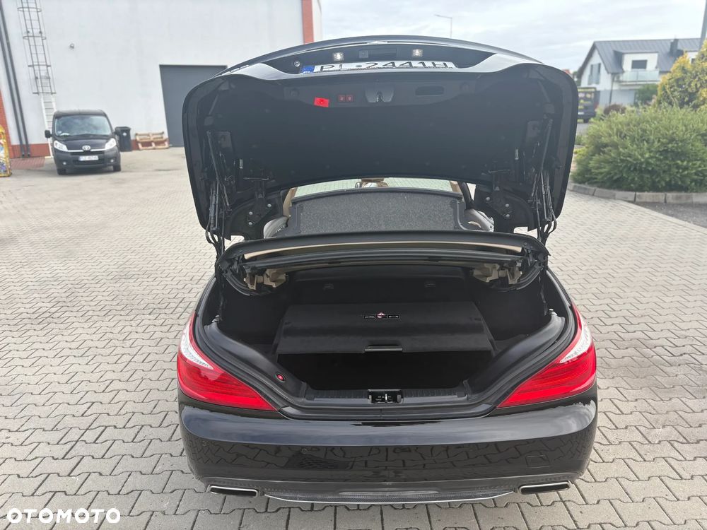 Mercedes-Benz SL - 13
