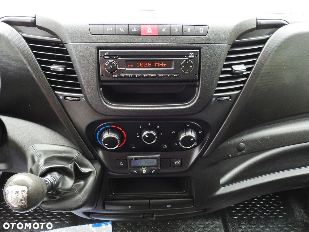 Iveco DAILY 35C15 KONTENER CHŁODNIA -12*C ZASILANIE 230V TEMPOMAT KLIMATYZACJA BLIŹNIACZE KOŁA  150KM - 35