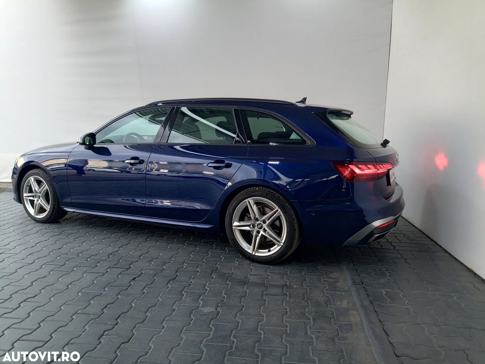 Audi A4 Avant 35 TDI S tronic S line - 3