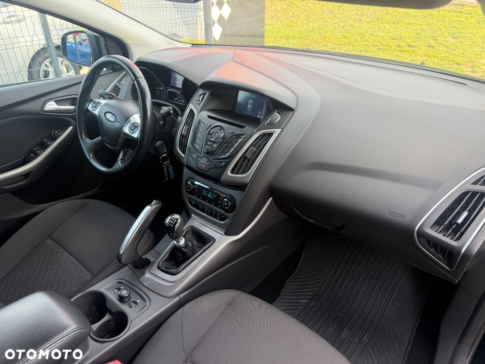 Ford Focus - 23