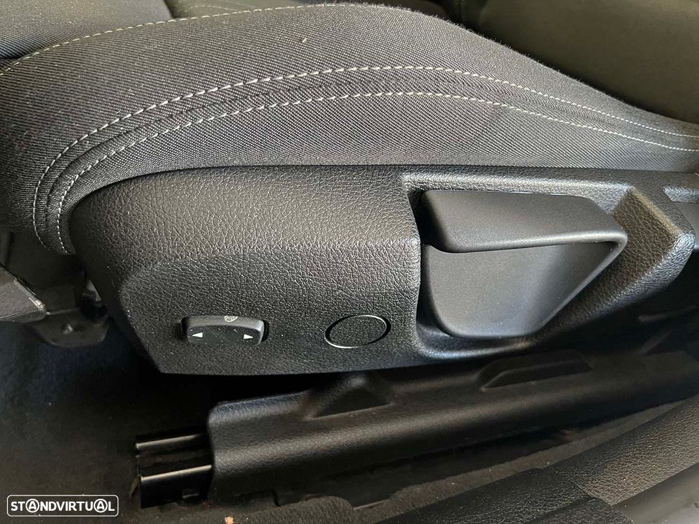 BMW 330 e iPerformance - 22