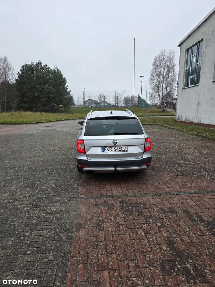 Skoda Superb 2.0 TDI 4x4 Elegance - 5