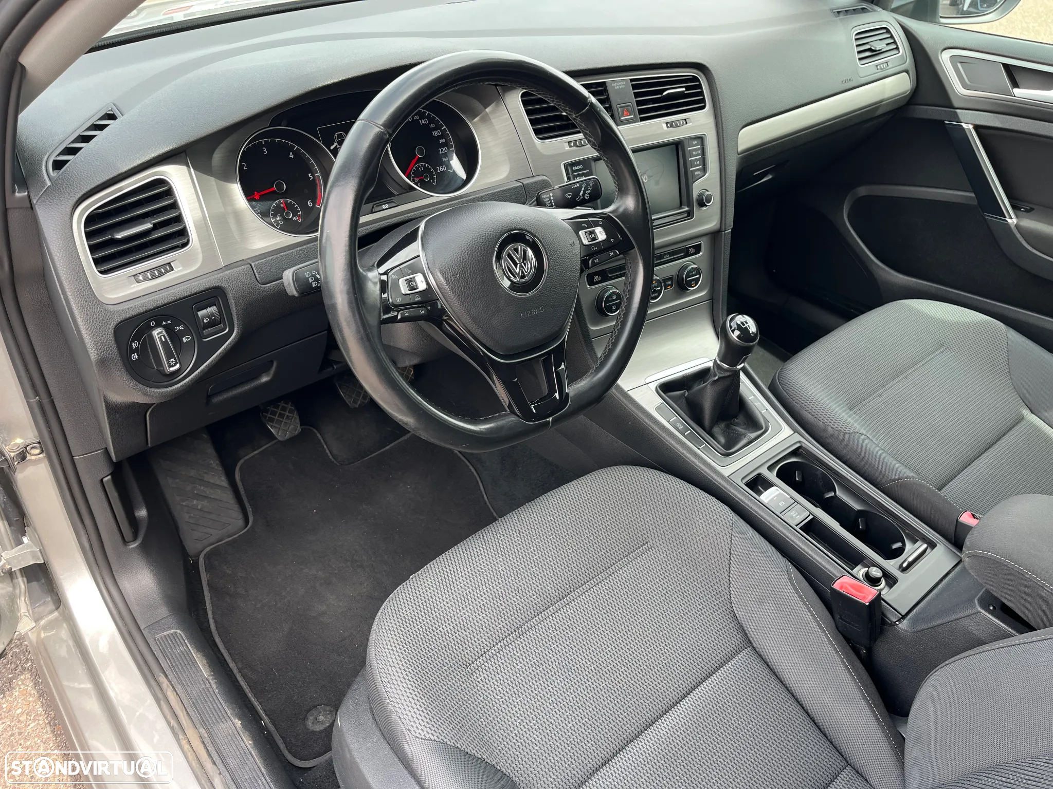 VW Golf 1.6 TDi BlueMotion Confortline - 11