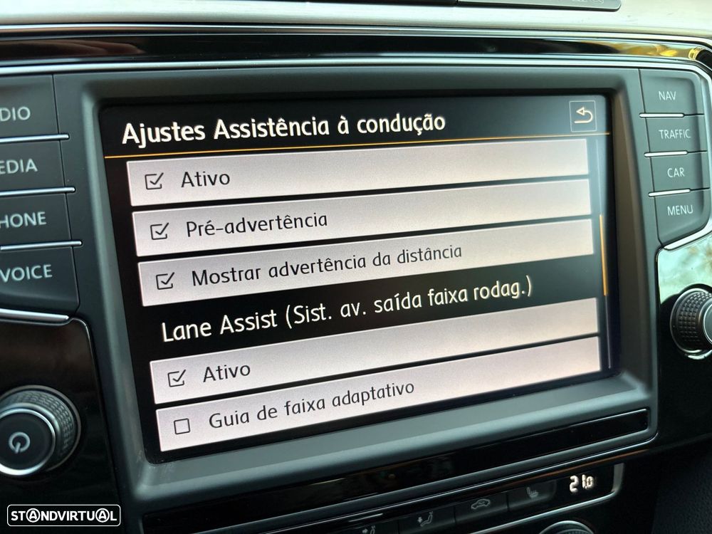 VW Passat Variant 2.0 TDi Highline DSG - 31