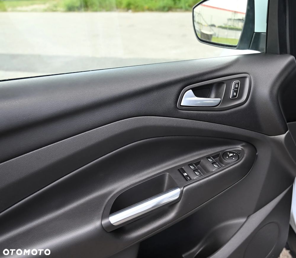 Ford Kuga - 23