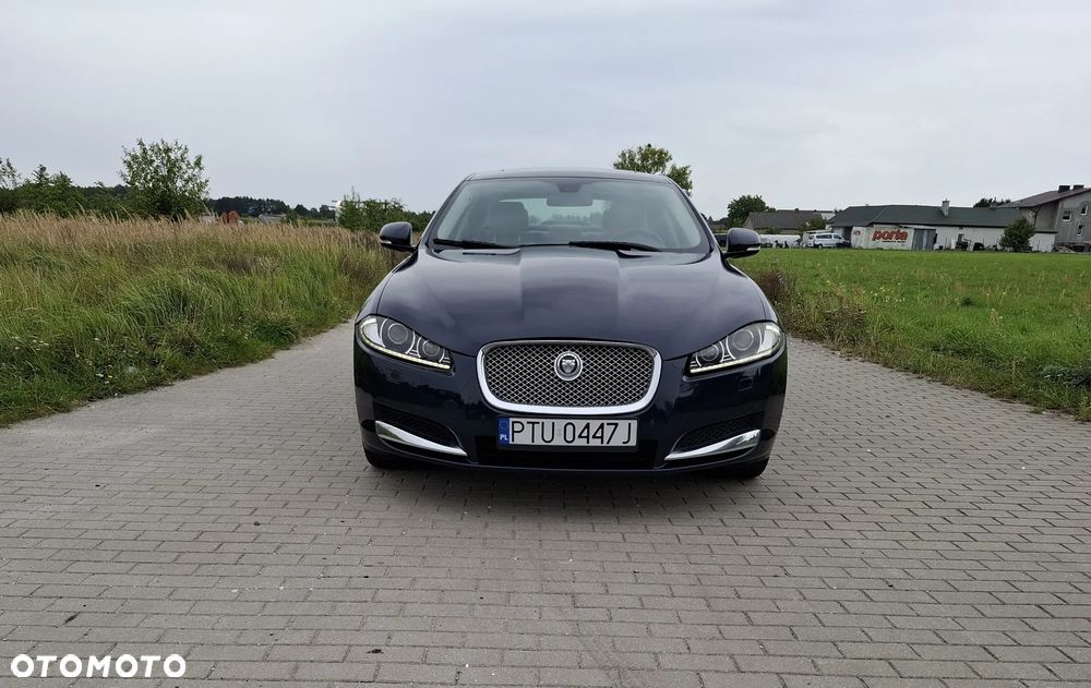 Jaguar XF 3.0 V6 D Luxury - 4