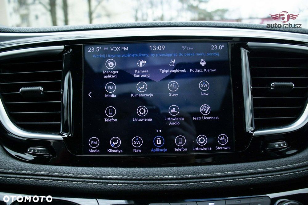 Chrysler Pacifica - 27