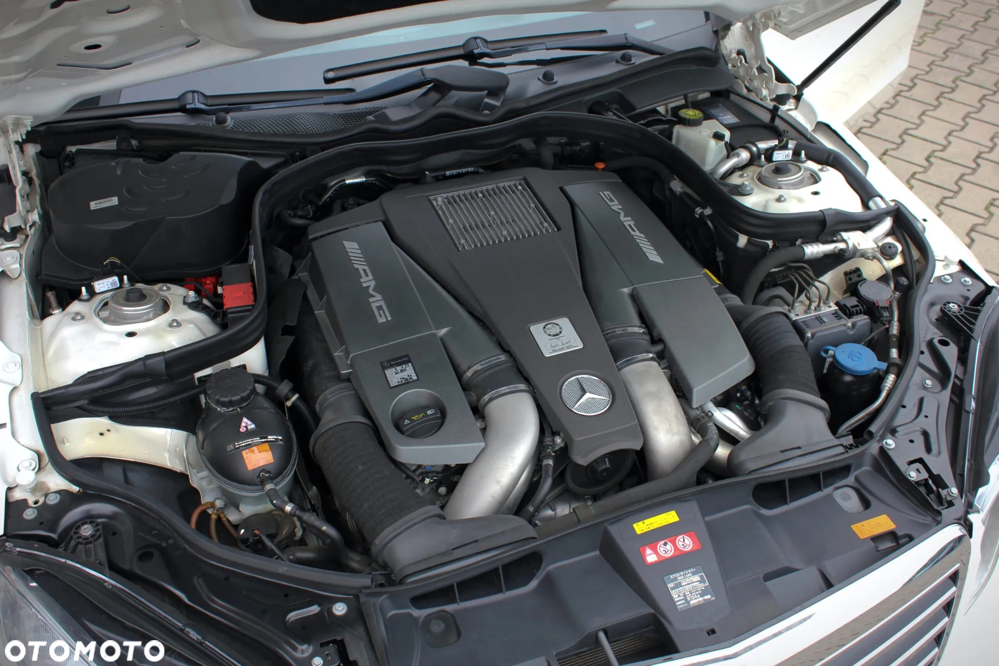 Mercedes-Benz Klasa E 63 AMG - 12