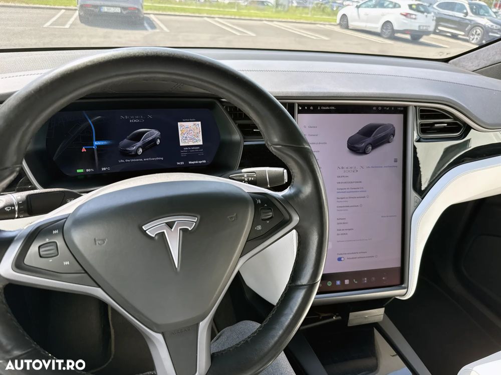 Tesla Model X - 17