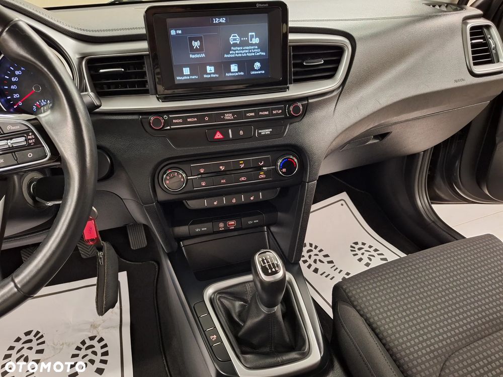 Kia Ceed 1.4 CVVT Dream Team Edition - 33