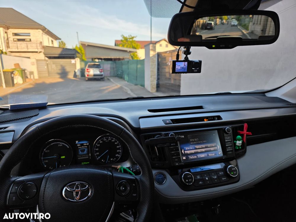 Toyota RAV4 - 12